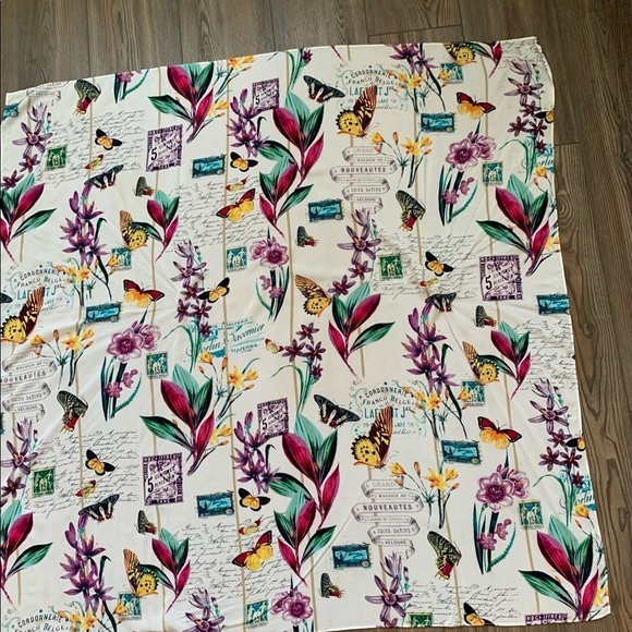 Floral and Butterfly Patterned Scarf - Picture 8 of 8